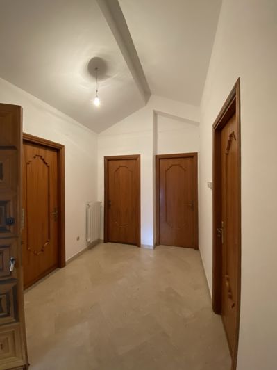 Image No.26-6 Bed House for sale