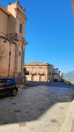 Image No.17-2 Bed House for sale