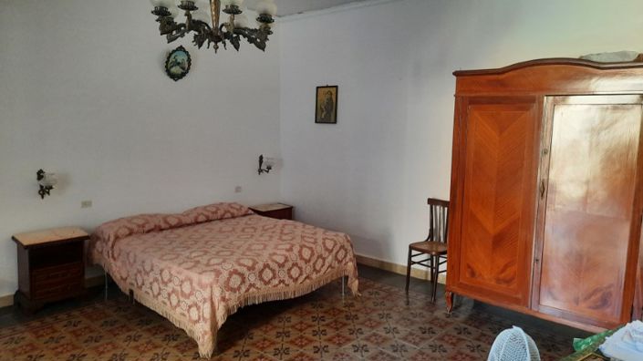 Image No.2-2 Bed House for sale