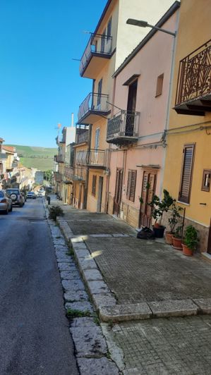 Image No.21-2 Bed House for sale