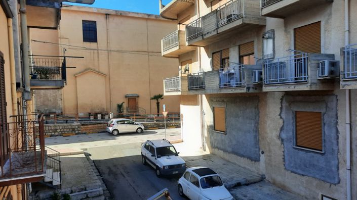 Image No.23-2 Bed House for sale