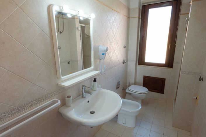 Image No.6-10 Bed Apartment for sale