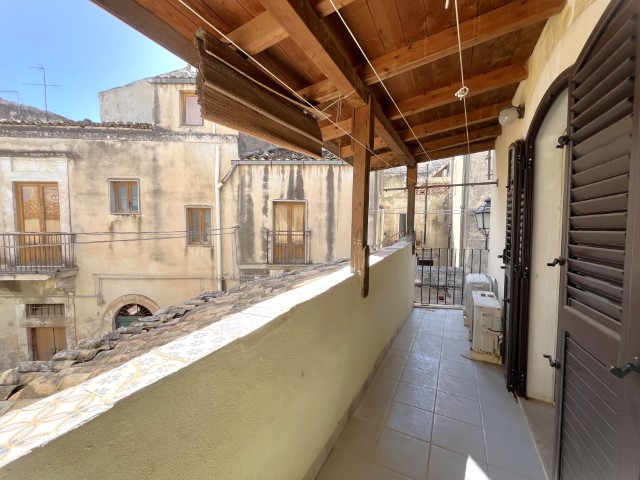 Image No.38-2 Bed House for sale