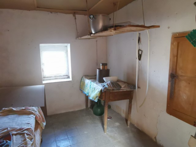 Image No.15-2 Bed Property for sale