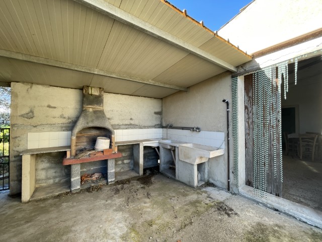 Image No.18-2 Bed Property for sale