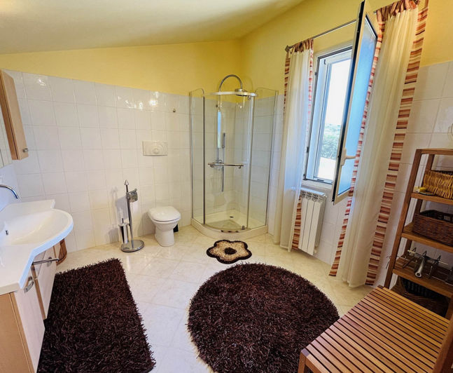 Image No.19-4 Bed Villa for sale