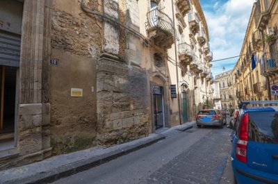 1 - Caltagirone, House