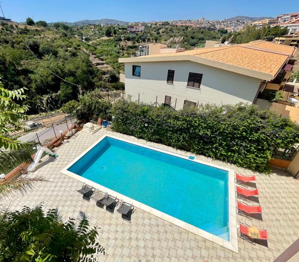 Image No.2-3 Bed Villa for sale