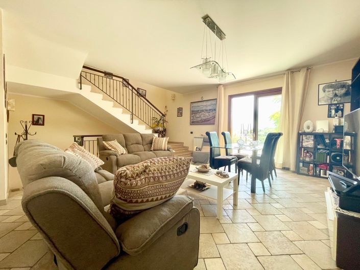 Image No.21-3 Bed Villa for sale