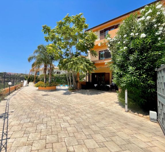 Image No.42-3 Bed Villa for sale