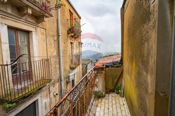 Image No.7-Maison de 2 chambres à vendre à Caltagirone