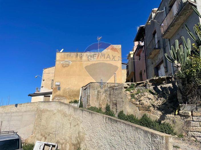 Image No.2-Maison de 1 chambre à vendre à Caltagirone