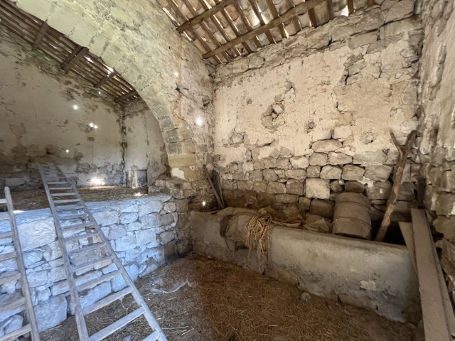 Image No.24-5 Bed Property for sale