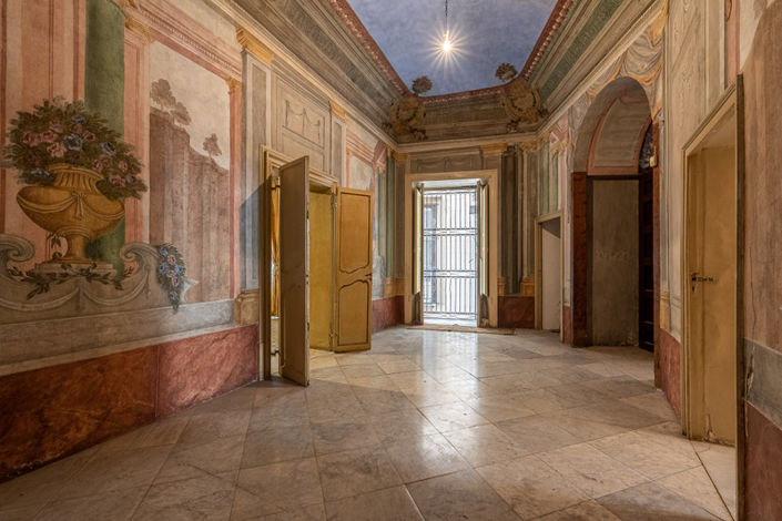 Image No.12-3 Bed Property for sale