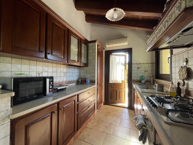 Image No.12-3 Bed Villa for sale