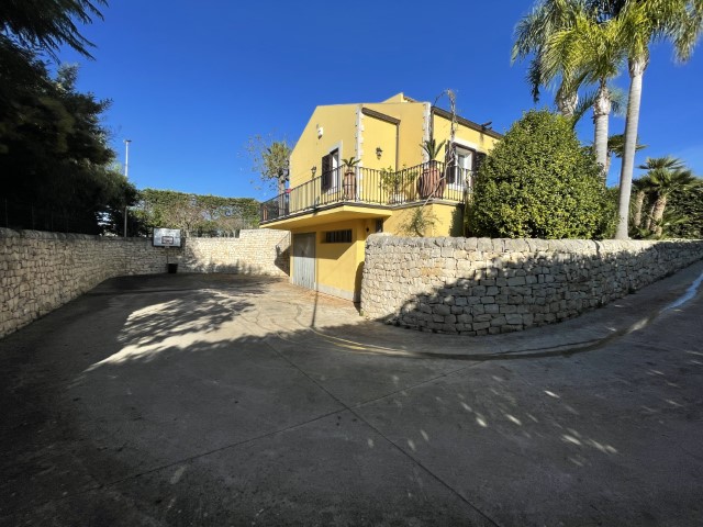 Image No.26-3 Bed Villa for sale