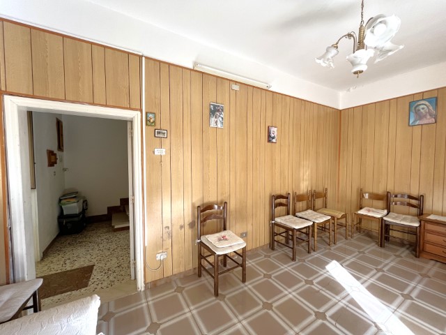 Image No.10-2 Bed House for sale