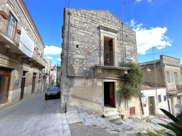 Image No.4-2 Bed House for sale