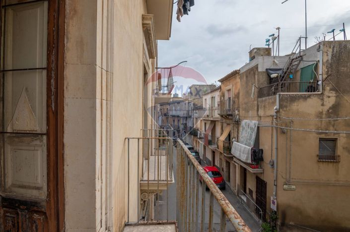 Image No.20-Appartement de 1 chambre à vendre à Caltagirone