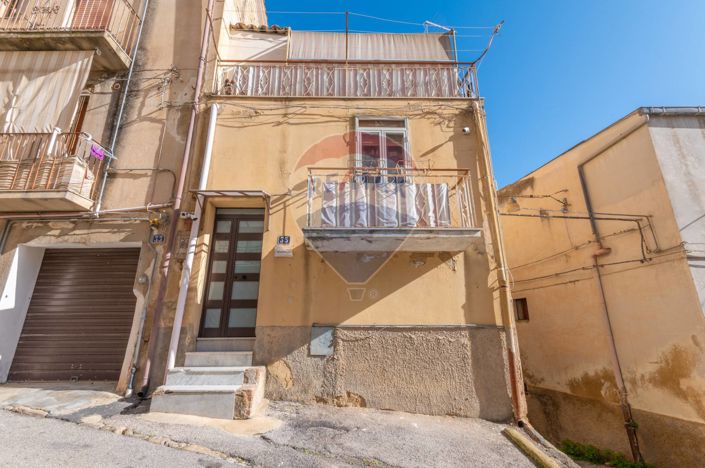 Image No.2-Maison de 2 chambres à vendre à Caltagirone