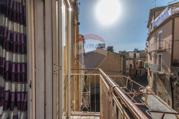 Image No.21-Maison de 2 chambres à vendre à Caltagirone