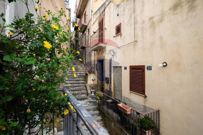 Image No.3-Maison de 2 chambres à vendre à Caltagirone