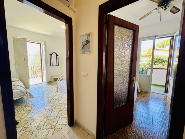 Image No.10-5 Bed Villa for sale