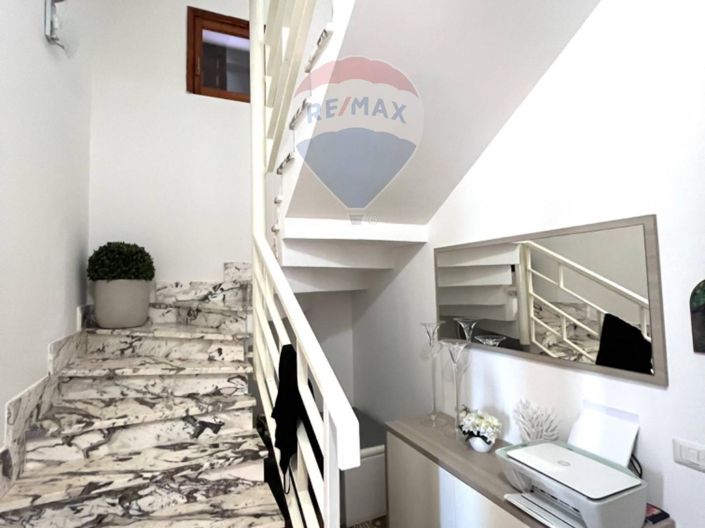 Image No.11-6 Bed Villa for sale