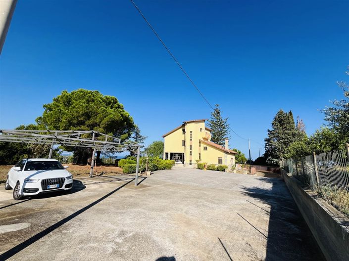 Image No.37-6 Bed Villa for sale