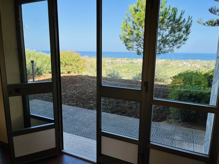 Image No.7-6 Bed Villa for sale