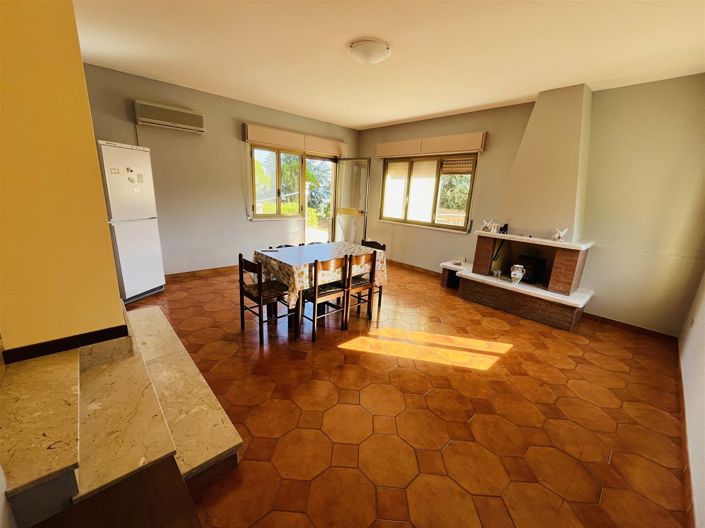 Image No.9-6 Bed Villa for sale