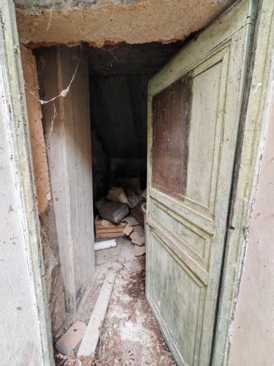 Image No.38-2 Bed Property for sale