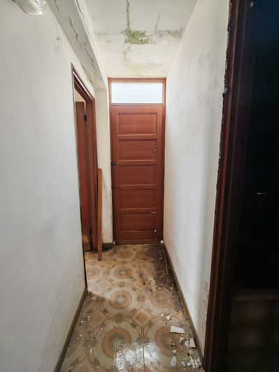 Image No.5-2 Bed House for sale