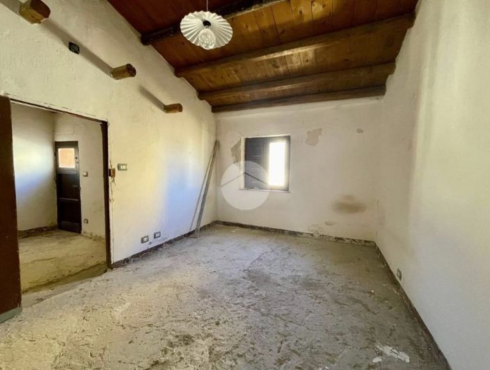 Image No.13-3 Bed Property for sale