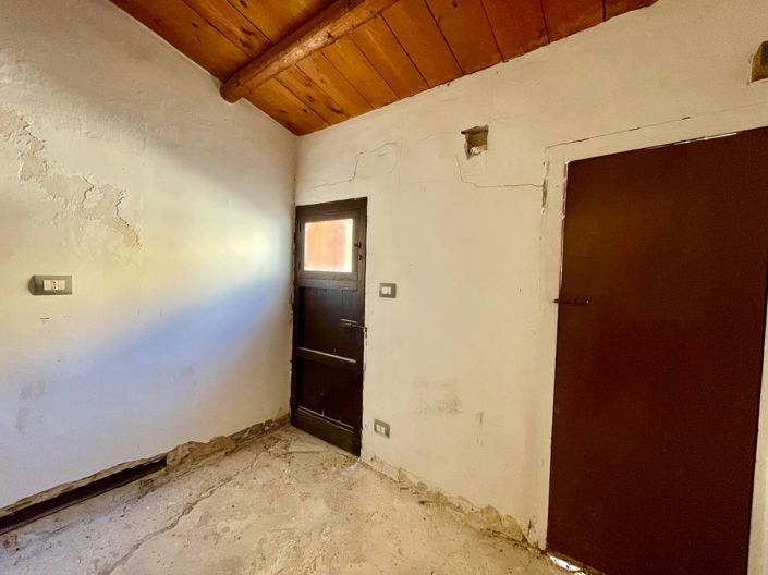 Image No.15-3 Bed Property for sale