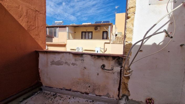 Image No.17-3 Bed Property for sale