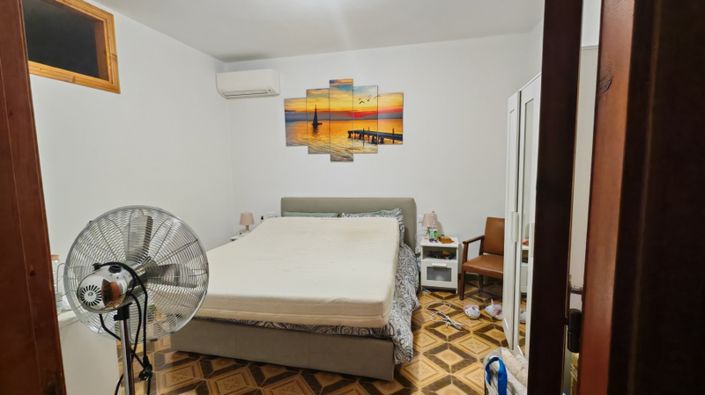 Image No.22-4 Bed House for sale