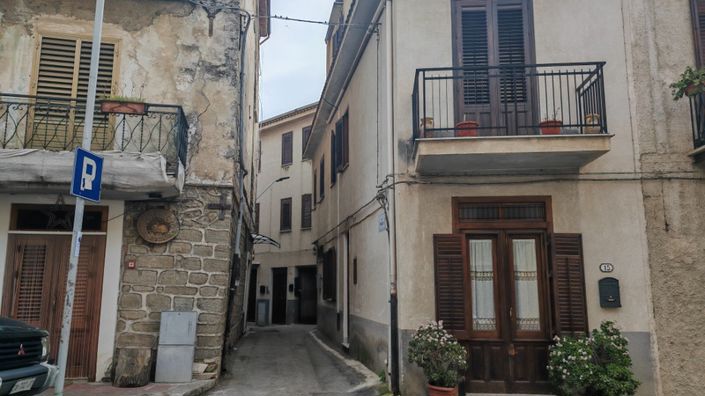 Image No.42-4 Bed House for sale