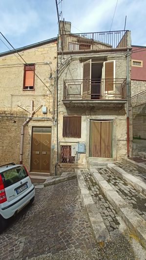 Image No.2-Maison de 2 chambres à vendre à Bisacquino