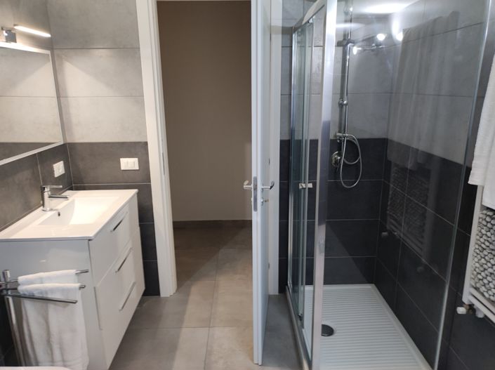 Image No.17-3 Bed Apartment for sale