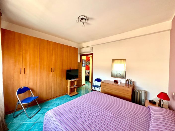 Image No.23-2 Bed Apartment for sale