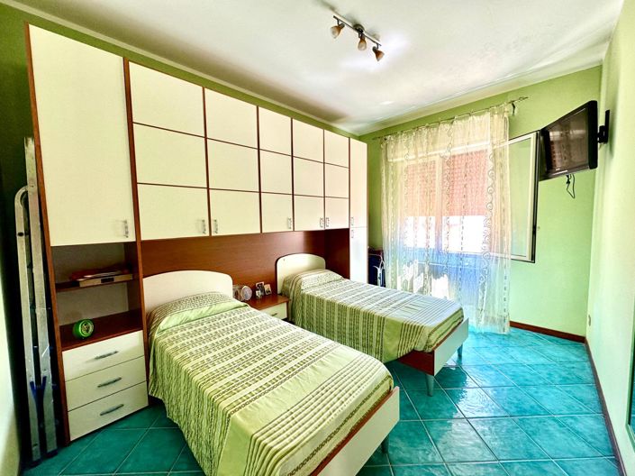 Image No.29-2 Bed Apartment for sale