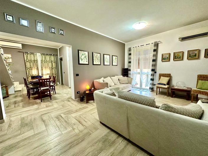 Image No.17-3 Bed Apartment for sale