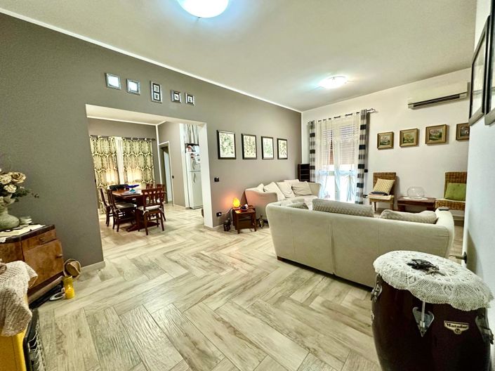 Image No.18-3 Bed Apartment for sale