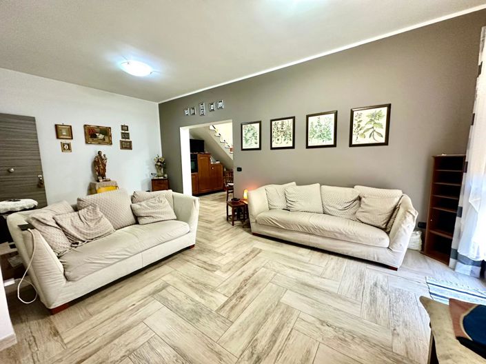 Image No.26-3 Bed Apartment for sale