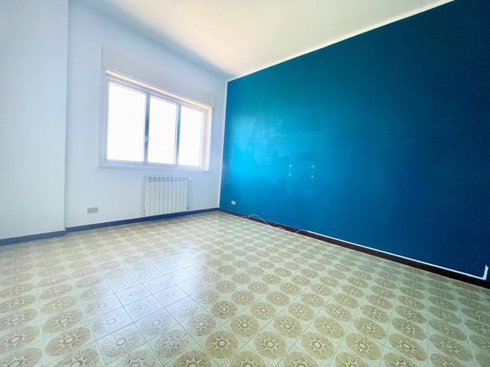 Image No.11-3 Bed Apartment for sale