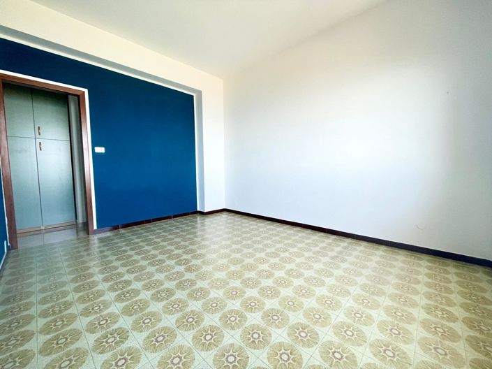 Image No.12-3 Bed Apartment for sale