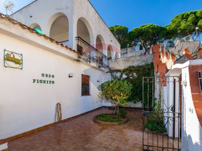 Image No.37-4 Bed Villa for sale