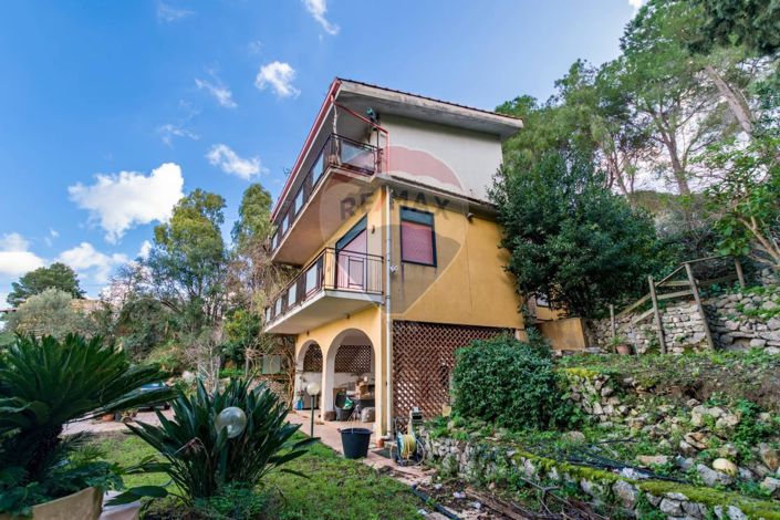 Image No.2-3 Bed Villa for sale