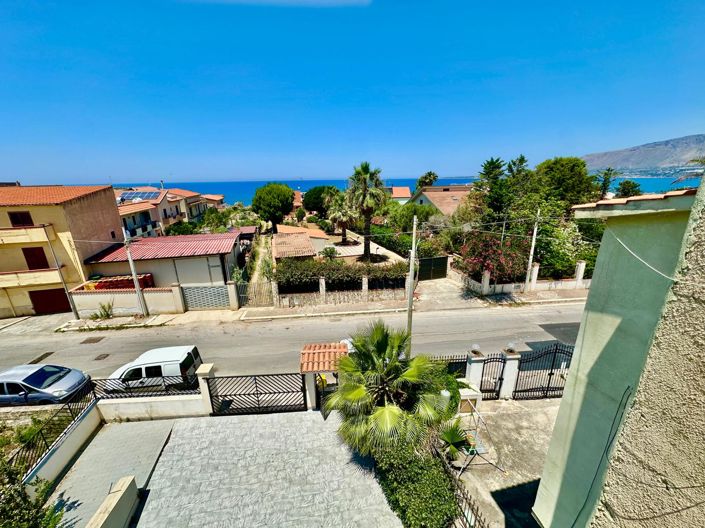 Image No.8-3 Bed Apartment for sale